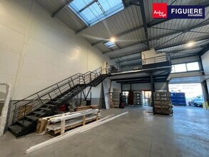 1655 Avenue De La Mediterranee, Gignac-la-Nerthe à louer Photo de l’immeuble– Image 2 sur 9