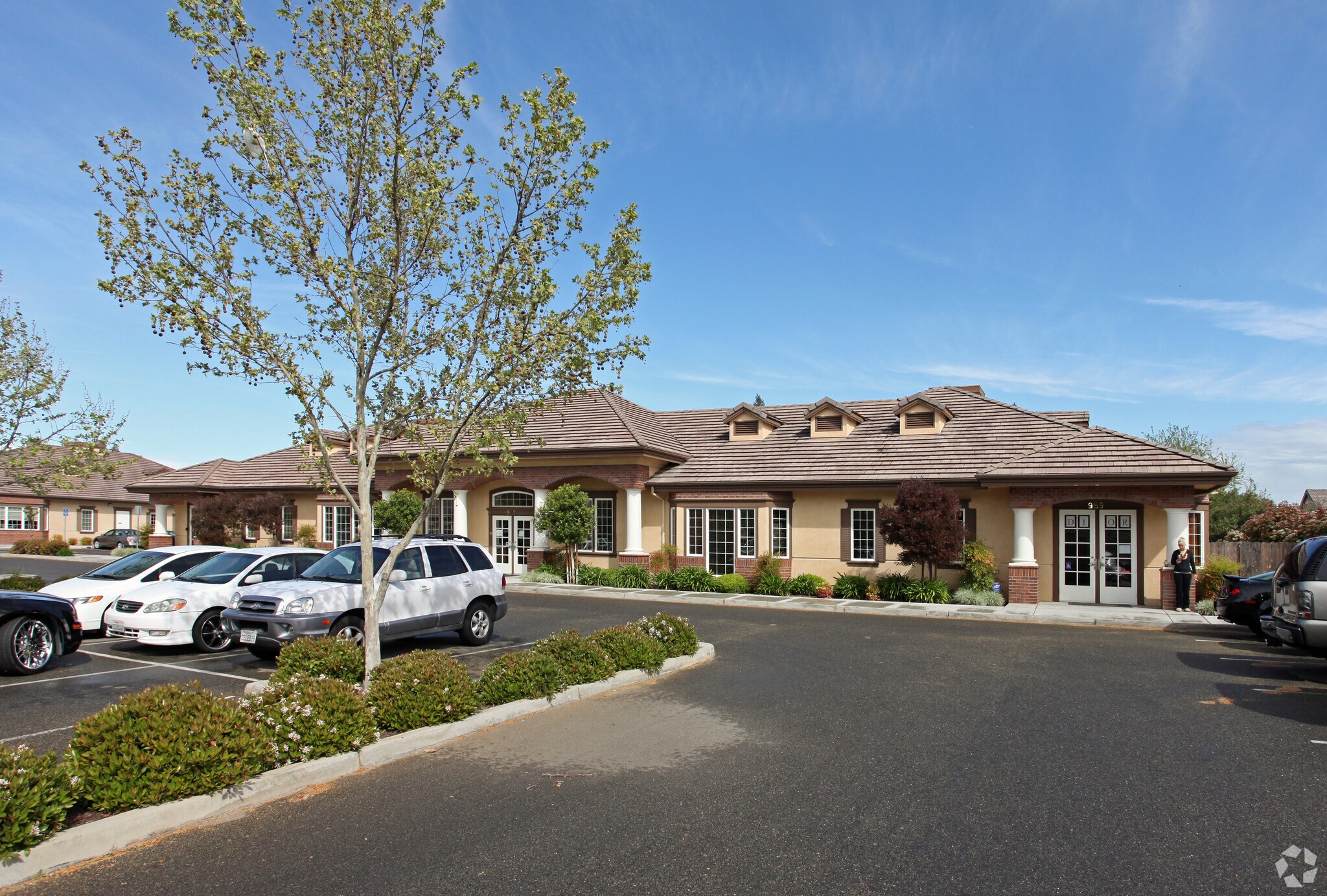 953-959 E Monte Vista Ave, Turlock, CA à louer Photo principale– Image 1 sur 14