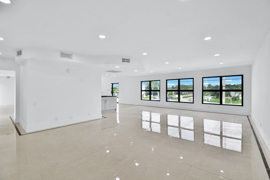 2990 Griffin Rd, Fort Lauderdale, FL à louer - Photo intérieure – Image 3 sur 34