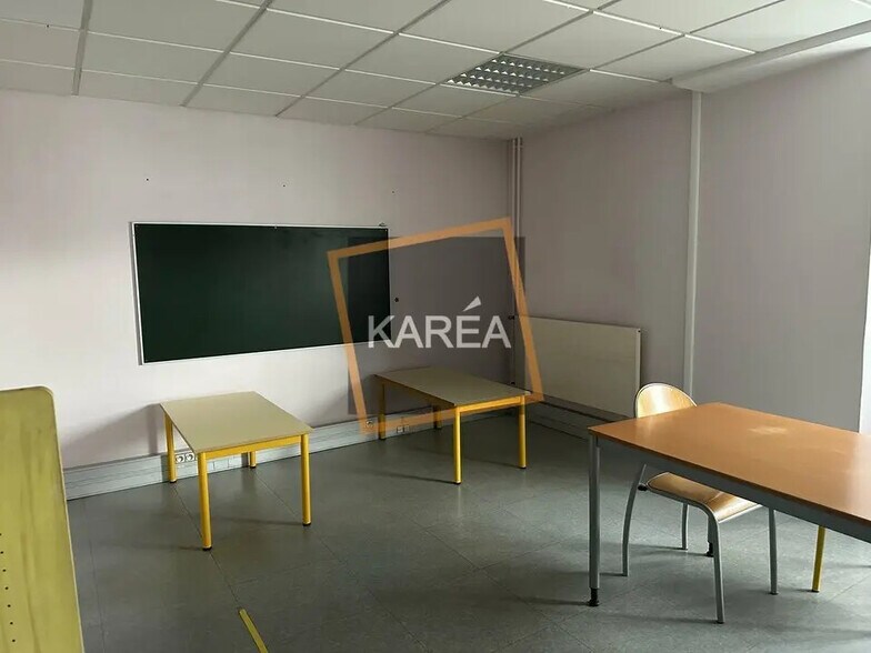 Bureau dans Mareuil-lès-Meaux à louer - Photo intérieure – Image 2 sur 5