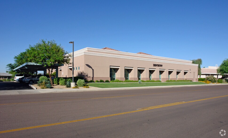 13802 W Camino Del Sol, Sun City, AZ à vendre - Photo de l’immeuble – Image 2 sur 7