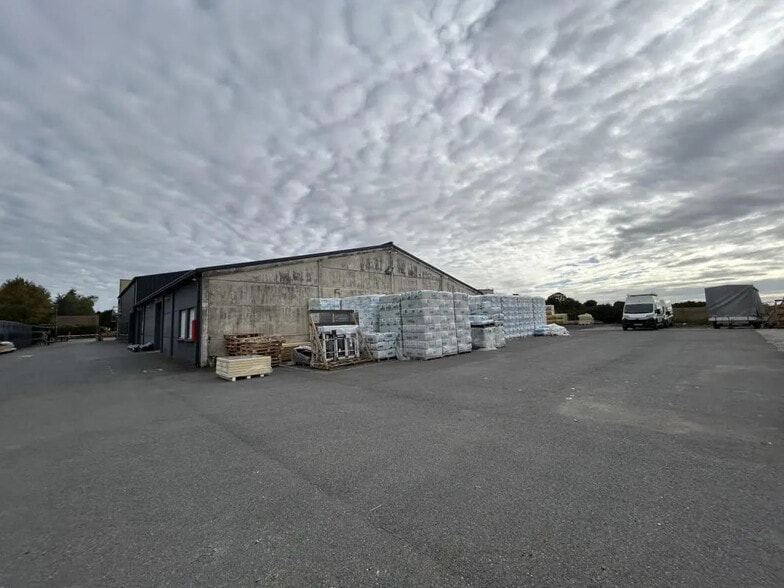 Industriel/Logistique dans Marquion à louer - Photo de l’immeuble – Image 1 sur 5