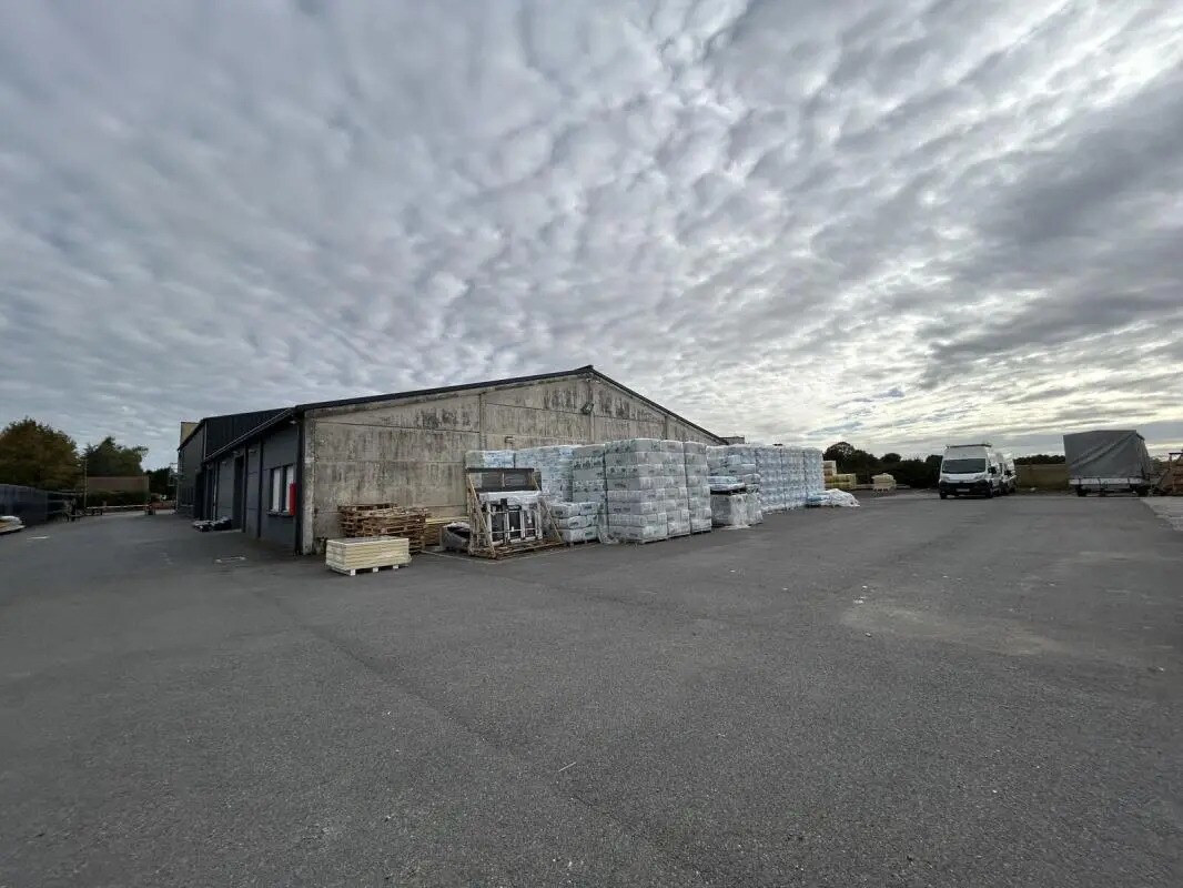 Industriel/Logistique dans Marquion à louer Photo de l’immeuble– Image 1 sur 6