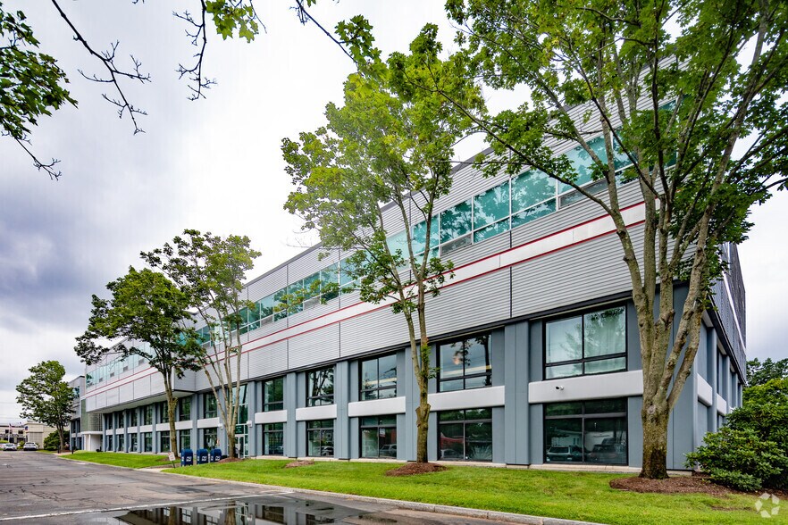 209 W Central St, Natick, MA à louer - Photo principale – Image 1 sur 5