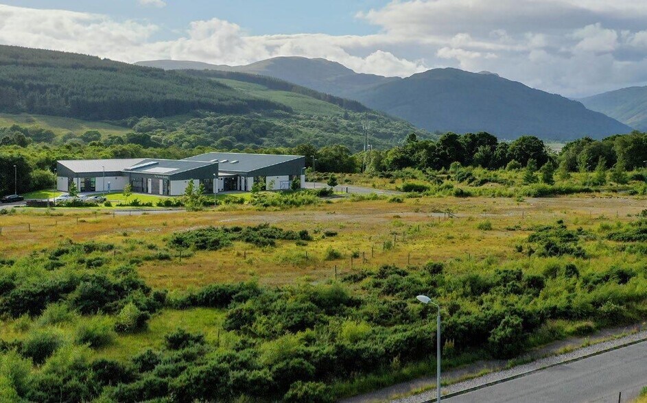 Highland Av, Sandbank à vendre - Photo de l’immeuble – Image 2 sur 4