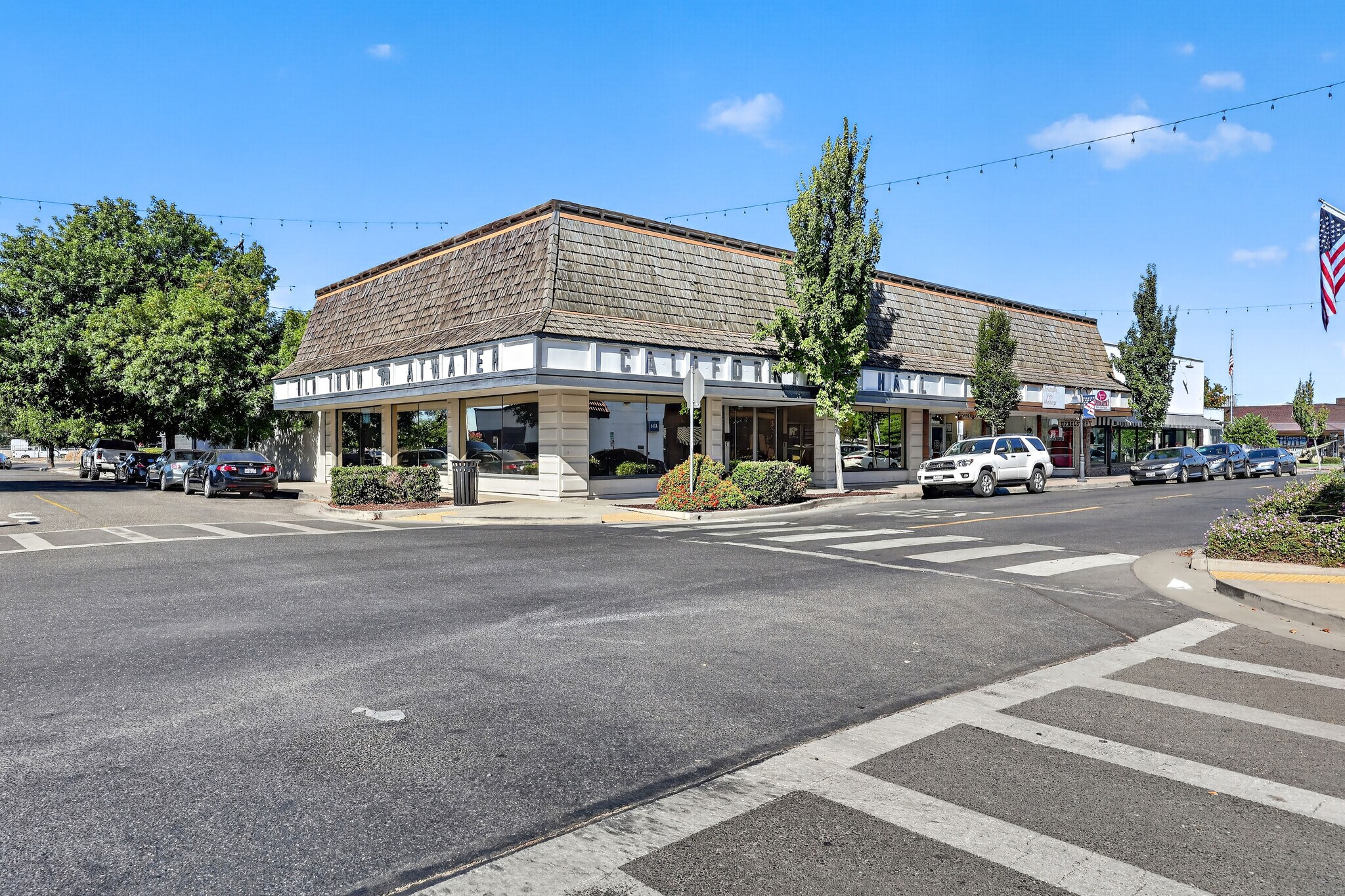 1300-1340 Broadway Ave, Atwater, CA à louer Photo de l’immeuble– Image 1 sur 54