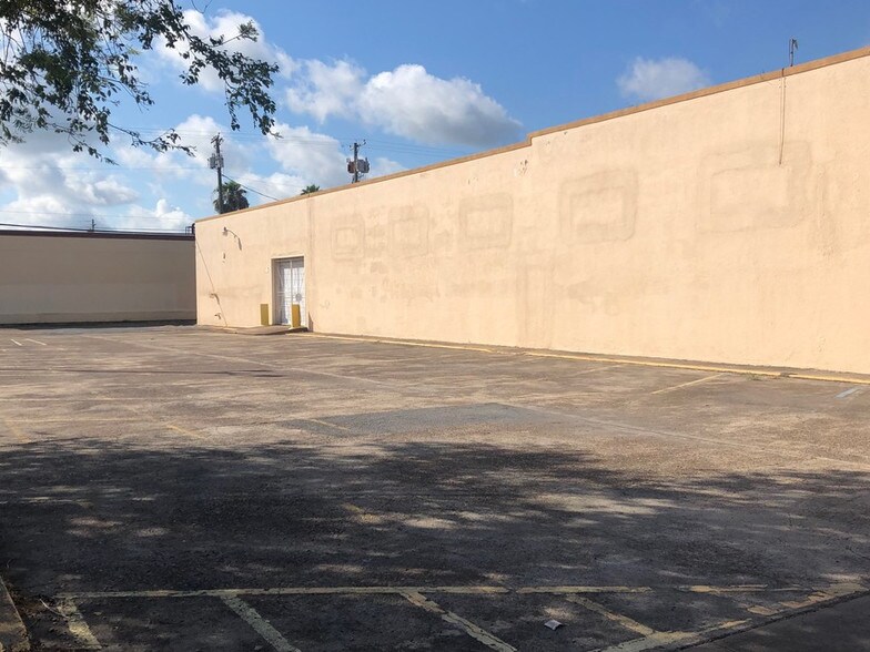 270 N Sam Houston Blvd, San Benito, TX à louer - Photo de l’immeuble – Image 2 sur 23