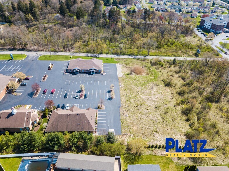 112 W Western Reserve Rd, Youngstown, OH à louer - Photo de l’immeuble – Image 1 sur 7