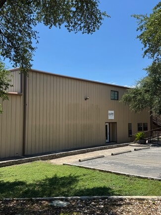 Plus de détails pour 100 S Canyonwood Dr, Dripping Springs, TX - Bureau, Industriel/Logistique à louer