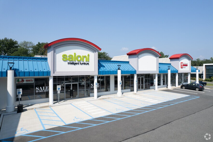 141 Route 17, Paramus, NJ à louer - Photo de l’immeuble – Image 2 sur 7