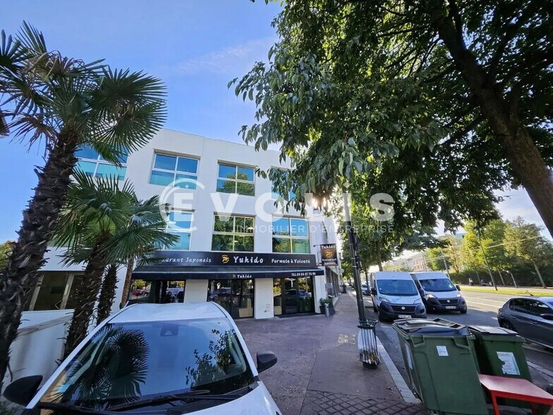 Bureau dans Clamart à louer - Photo de l’immeuble – Image 1 sur 23