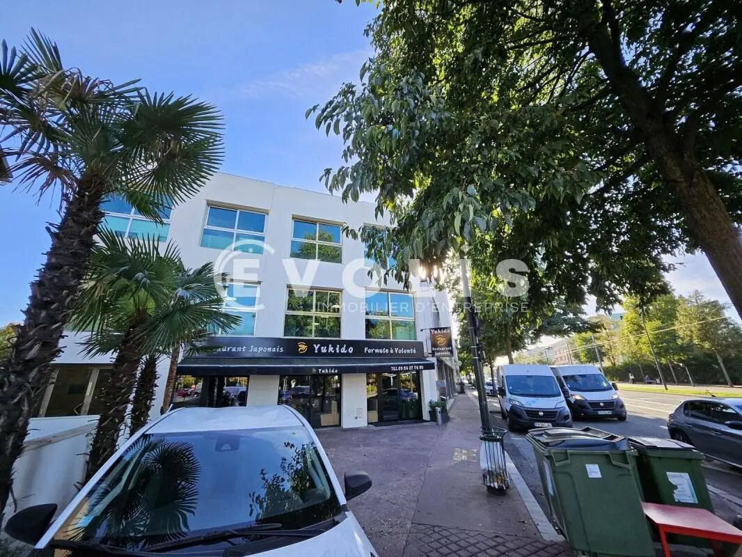 Bureau dans Clamart à louer Photo de l’immeuble– Image 1 sur 24