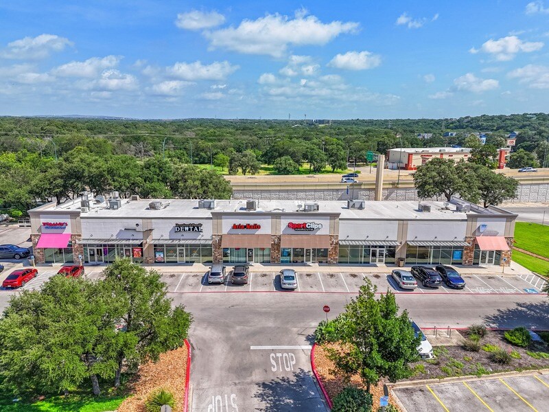 938 Wurzbach Pky, San Antonio, TX à louer Photo de l’immeuble– Image 1 sur 14