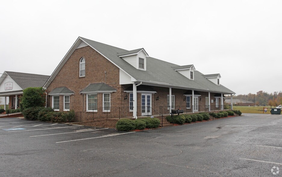 528 Broad St, Sumter, SC à louer - Photo de l’immeuble – Image 3 sur 3