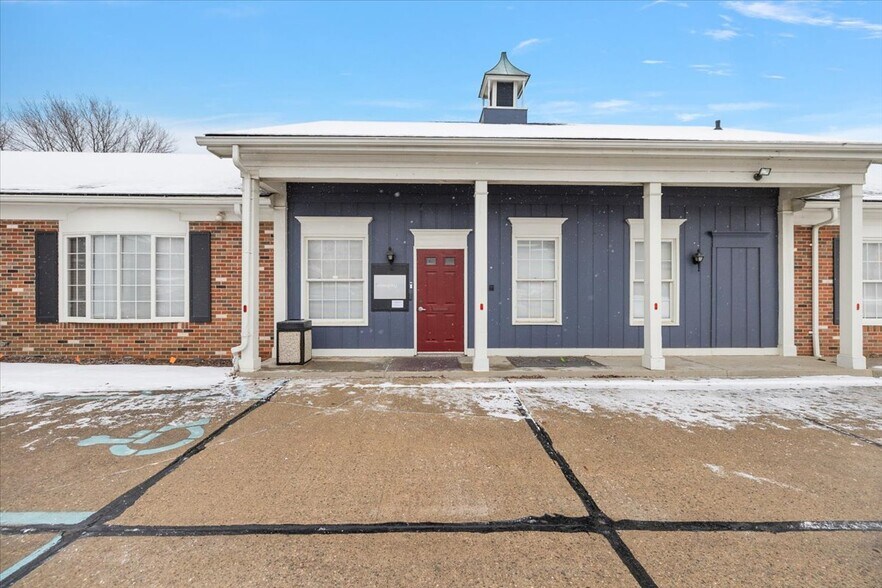 37244 S Groesbeck Hwy, Clinton Township, MI à vendre - Photo de l’immeuble – Image 2 sur 18