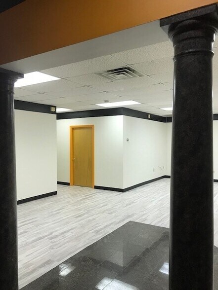 500-502 Main St, Waltham, MA à louer - Photo de l’immeuble – Image 3 sur 26
