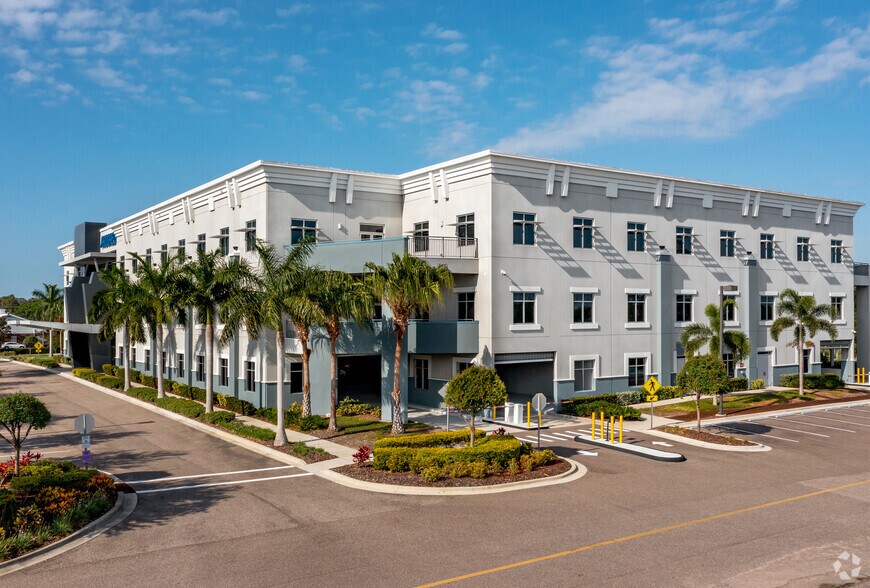 1 ASI Way, Saint Petersburg, FL à vendre - Photo de l’immeuble – Image 2 sur 19