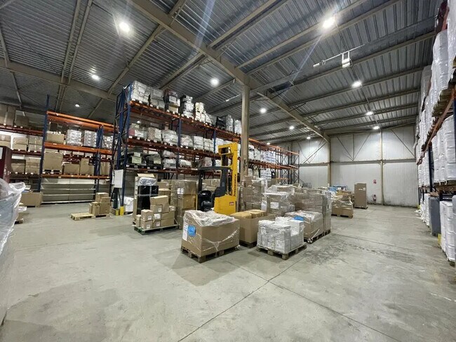 Plus de détails pour Local d'activités à louer