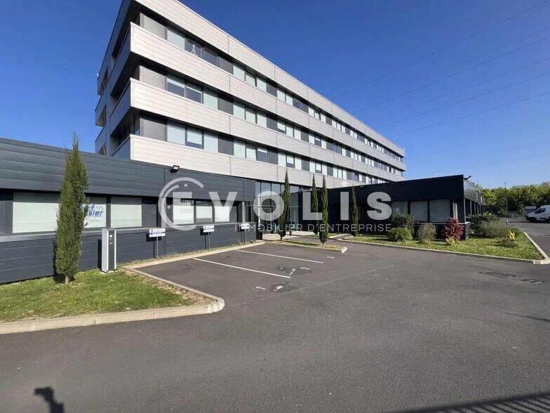 Bureau dans Rosny-sous-Bois à louer - Photo de l’immeuble – Image 1 sur 13