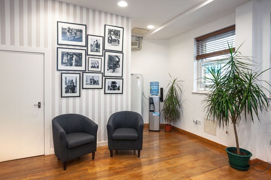 105-107 Farringdon Rd, Londres à vendre - Photo de l’immeuble – Image 3 sur 12
