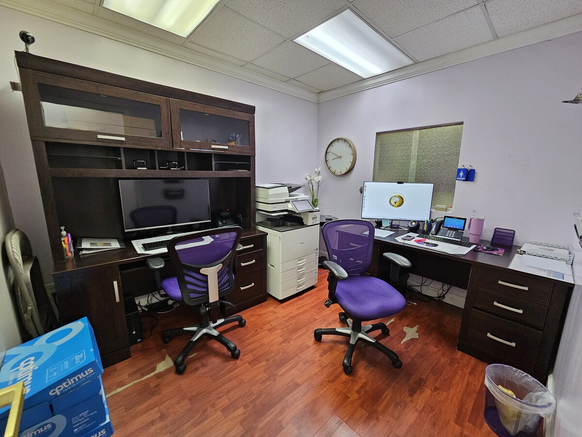 12550 Biscayne Blvd, North Miami, FL 33181 - Lot 306 -  - Photo intérieure - Image 1 of 12
