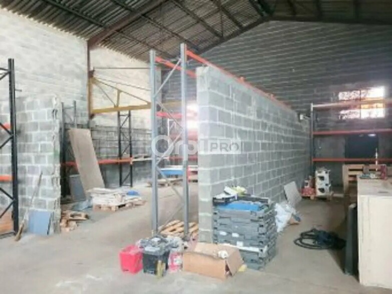 Local d'activités dans Domérat à vendre - Photo de la construction – Image 1 sur 2