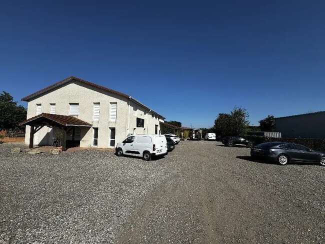 Plus de détails pour Local d’activités à vendre