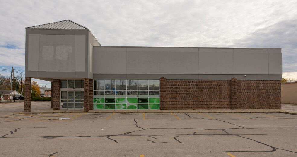 437 N Wolf Creek St, Brookville, OH à louer - Photo de l’immeuble – Image 3 sur 4