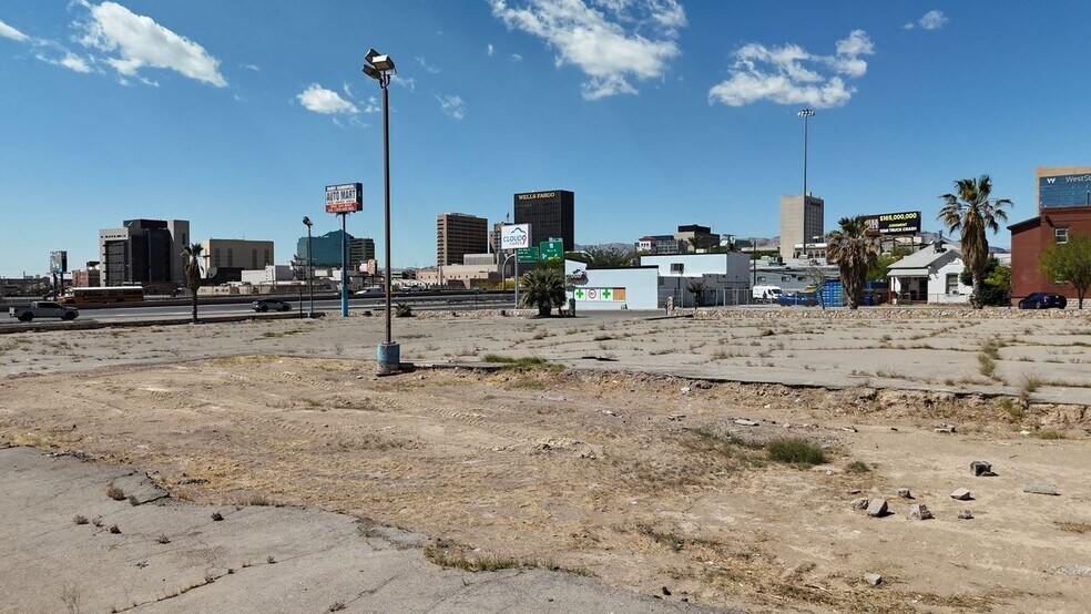 910 & 920 Wyoming Ave, El Paso, TX à louer - Photo de l’immeuble – Image 3 sur 6