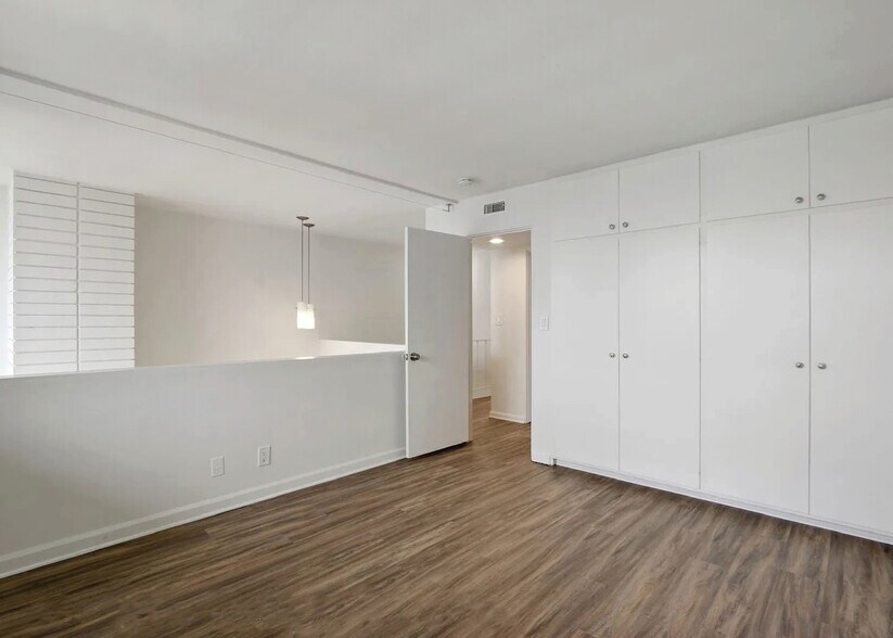 145 E 18th St, Costa Mesa, CA à vendre - Photo de l’immeuble – Image 3 sur 10