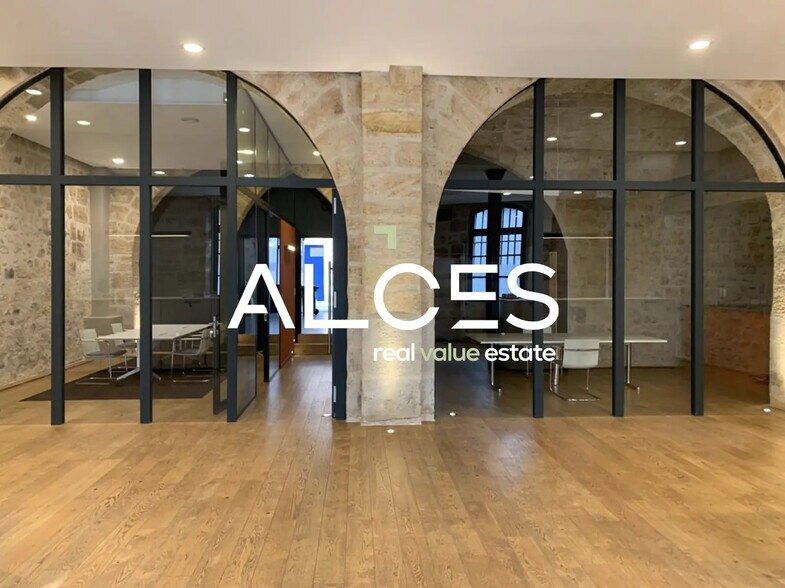 Bureau dans Bordeaux à louer - Photo de l’immeuble – Image 1 sur 2