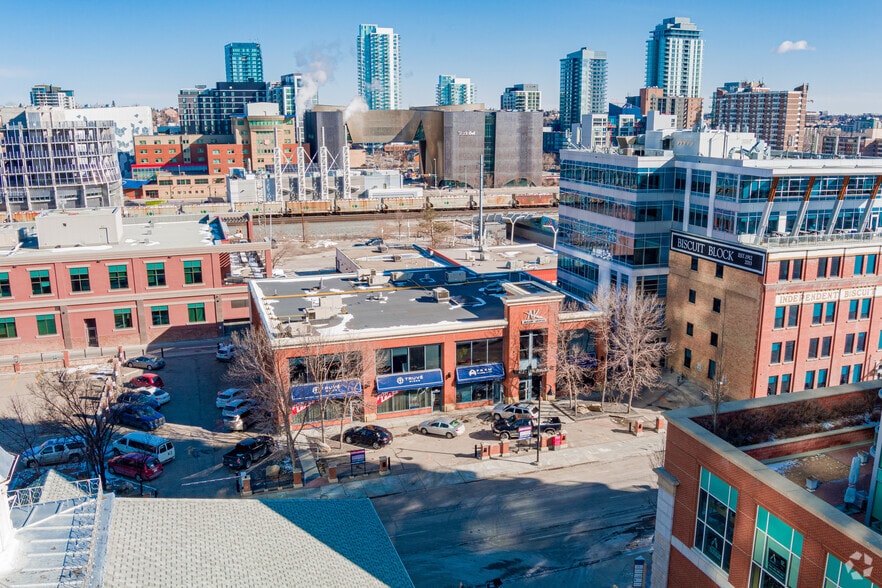 422 11th Ave SE, Calgary, AB à louer - Aérien – Image 3 sur 3