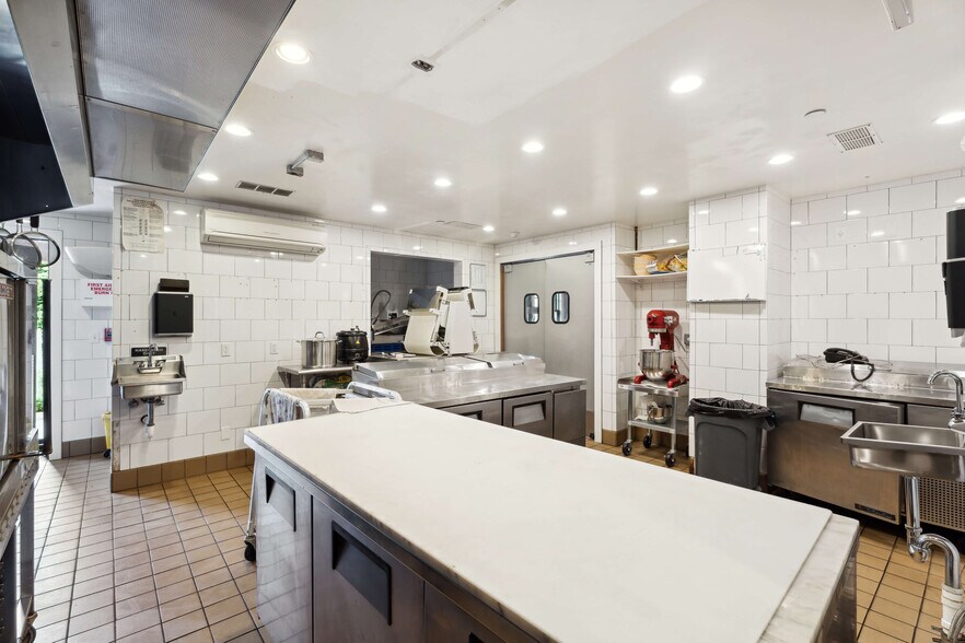 203 Bridgehampton Tpke, Bridgehampton, NY à louer - Photo intérieure – Image 3 sur 18