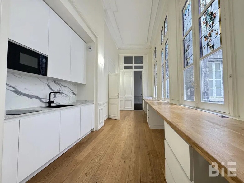 Bureau dans Bordeaux à louer - Photo de l’immeuble – Image 3 sur 4