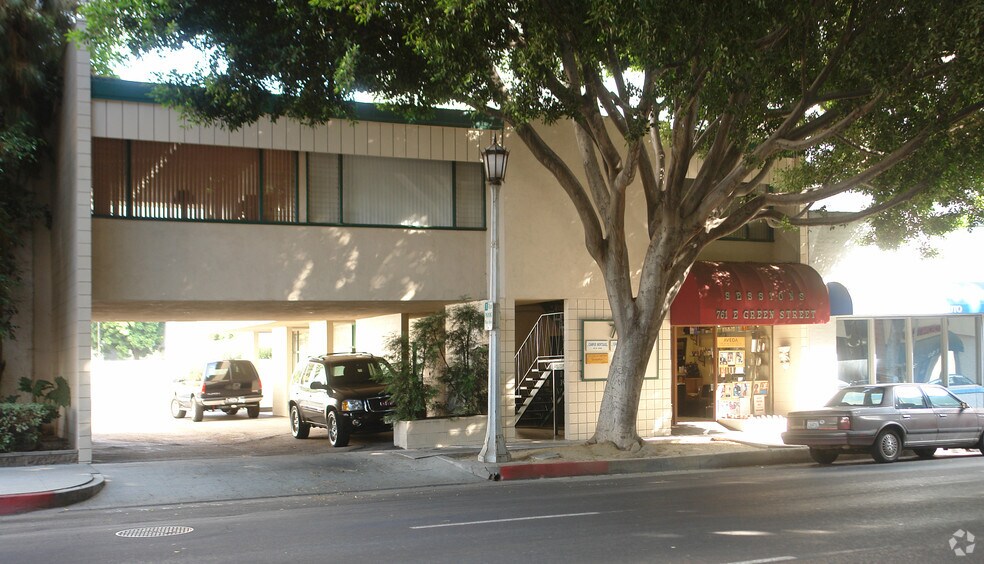 761 E Green St, Pasadena, CA à louer - Photo de l’immeuble – Image 1 sur 1