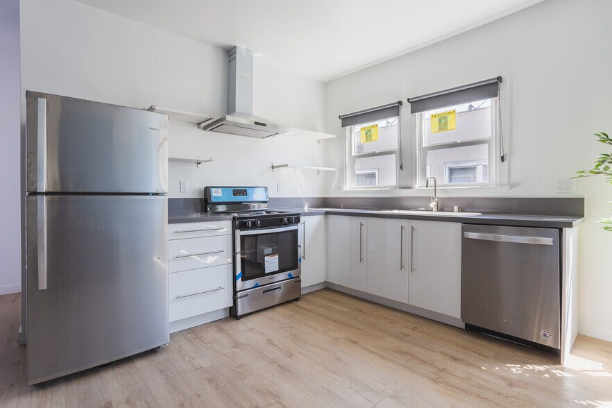 3994 S Wilton Pl, Los Angeles, CA à vendre - Photo de l’immeuble – Image 2 sur 10