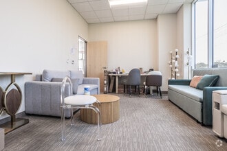 959 E 3rd St, Corona, CA à vendre Photo intérieure– Image 2 sur 13