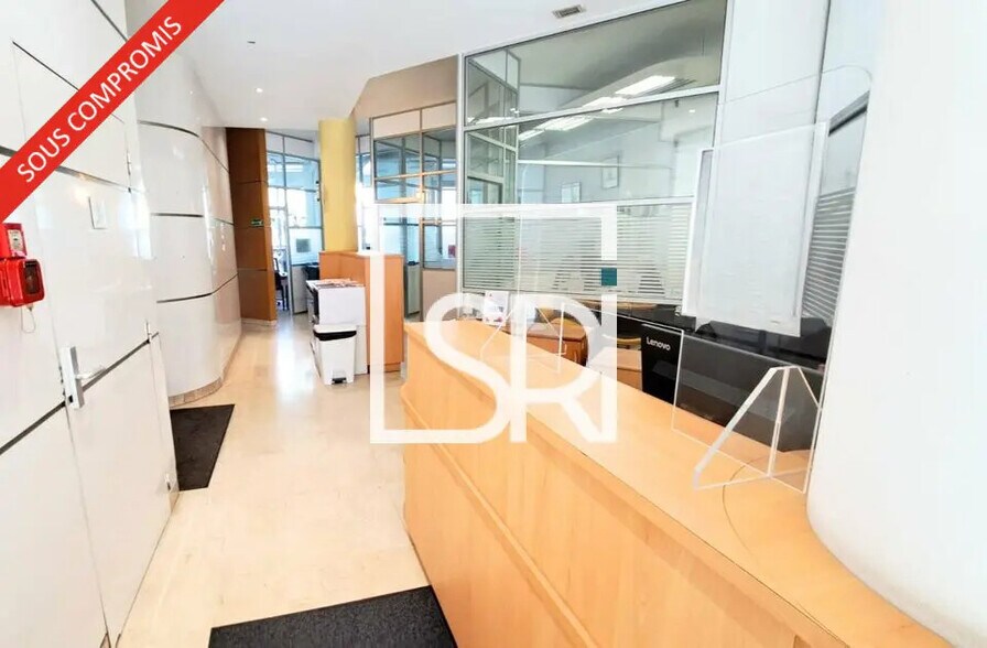Bureau dans Clermont-Ferrand à vendre - Photo de l’immeuble – Image 1 sur 12