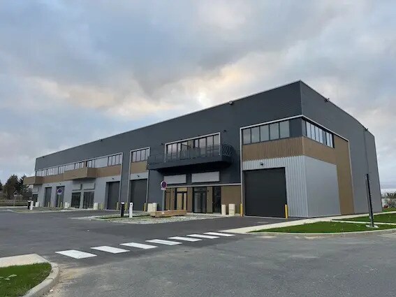 Local d’activités dans Chalifert à louer - Photo de l’immeuble – Image 2 sur 7