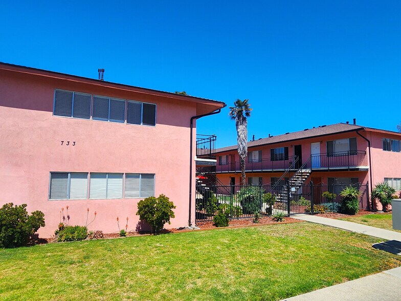 733 N C St, Lompoc, CA à vendre - Photo de l’immeuble – Image 2 sur 8