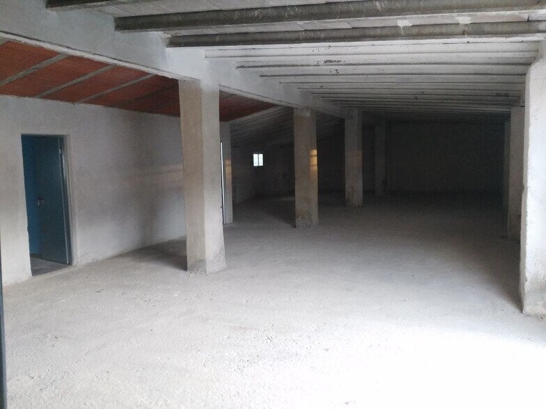Industriel/Logistique dans Calasparra à vendre - Photo intérieure – Image 2 sur 12
