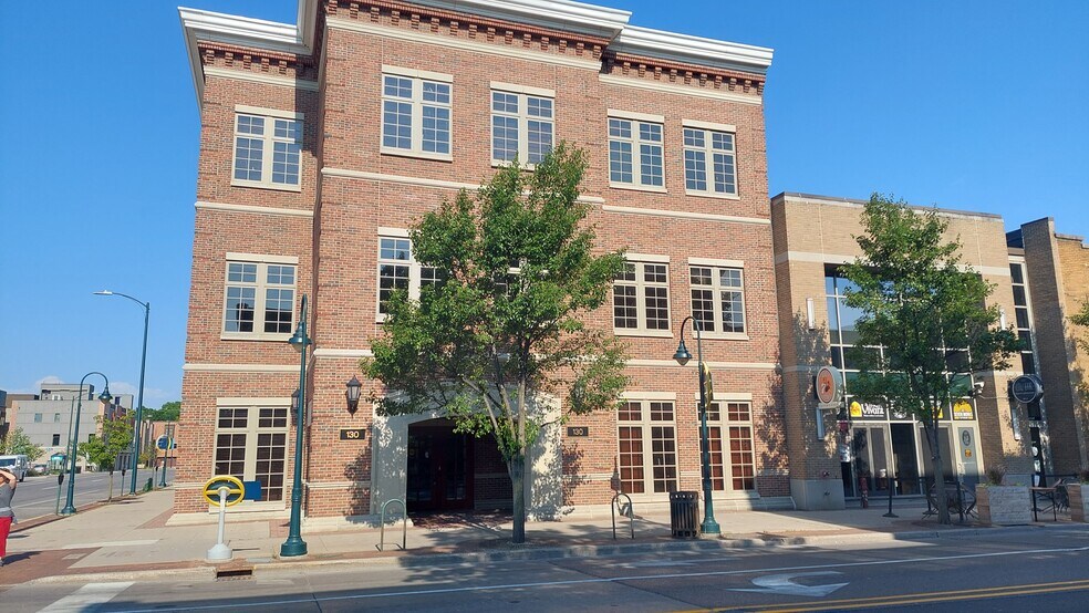130 S Union St, Traverse City, MI à louer - Photo de l’immeuble – Image 1 sur 53