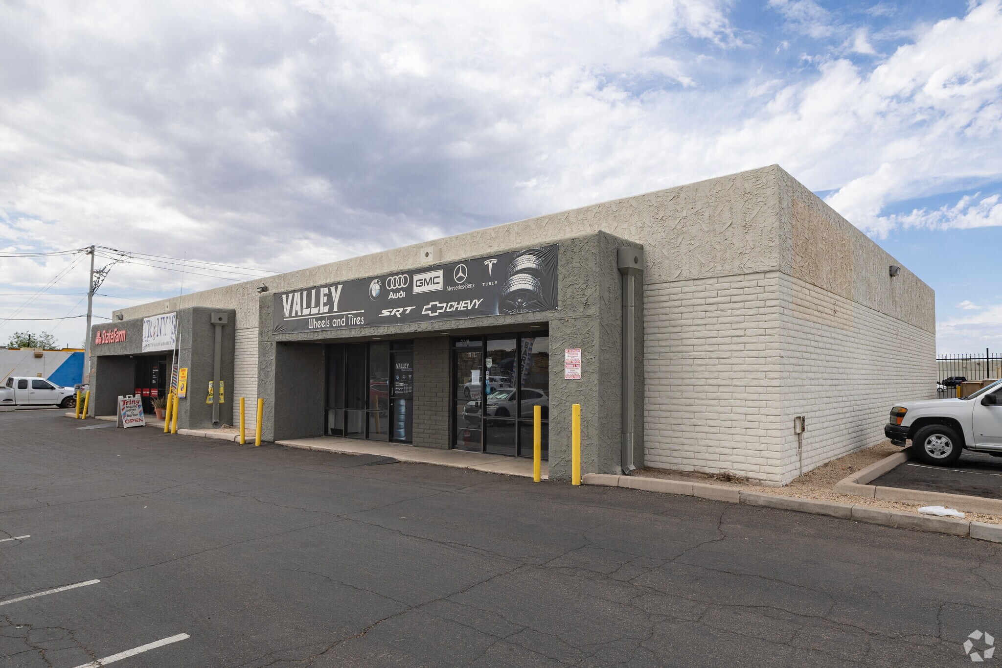2740-2746 W McDowell Rd, Phoenix, AZ à louer Photo principale– Image 1 sur 9