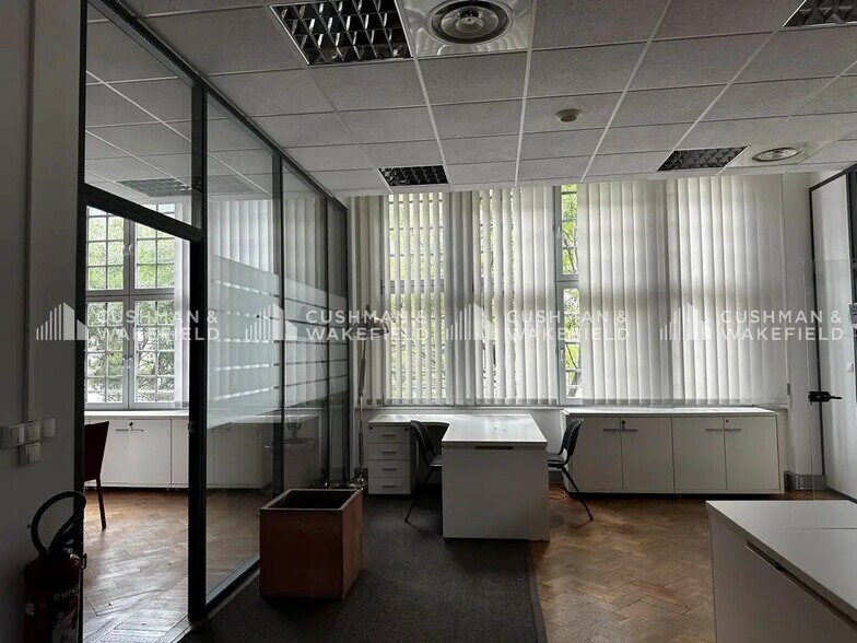 Bureau dans Strasbourg à louer - Photo de l’immeuble – Image 3 sur 12