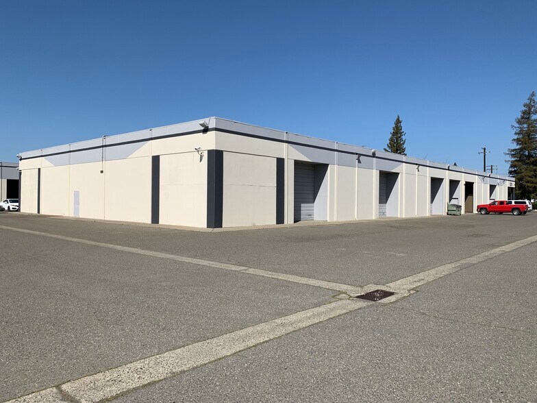 8220 Alpine Ave, Sacramento, CA à louer - Photo de l’immeuble – Image 3 sur 3