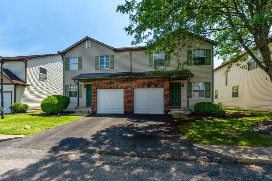 4890 Princess Diana Ct, Hilliard, OH à vendre - Photo de l’immeuble – Image 2 sur 6