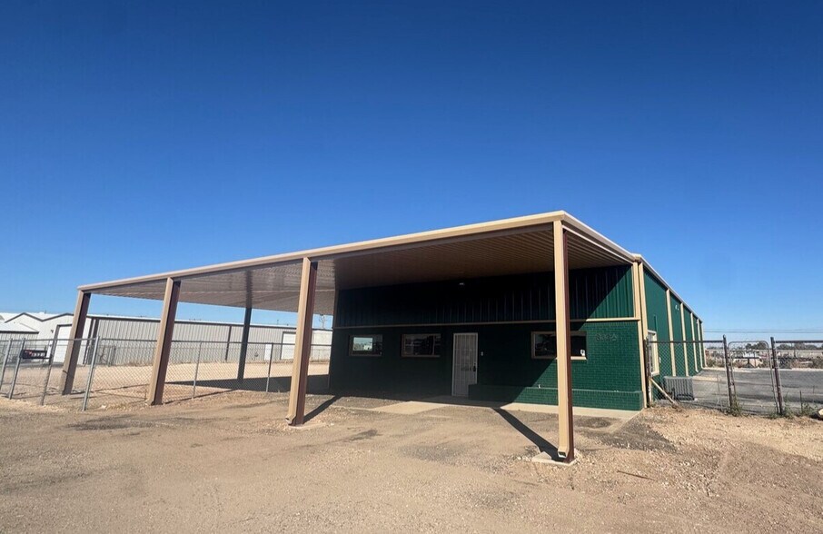 8320 N County Rd W, Odessa, TX à louer - Photo de l’immeuble – Image 1 sur 18