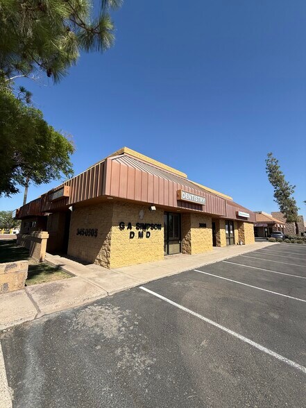 3008 N Dobson Rd, Chandler, AZ à louer - Photo de l’immeuble – Image 2 sur 21