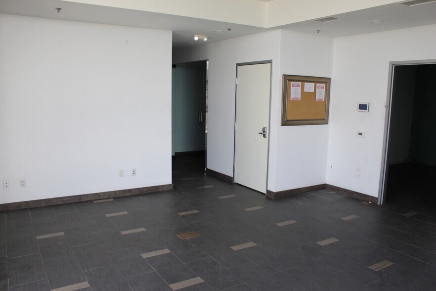 2919 N Lamb Blvd, Las Vegas, NV à louer - Photo de l’immeuble – Image 3 sur 32