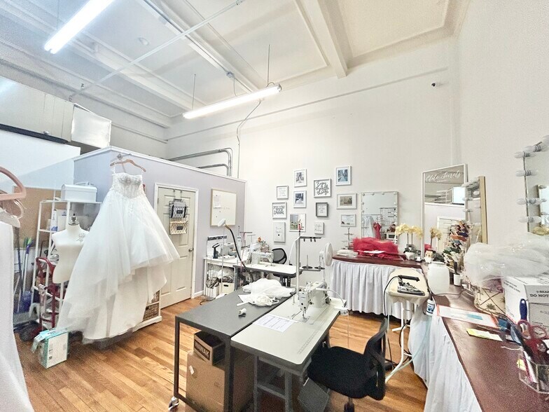 337-341 N Charles St, Baltimore, MD à louer - Photo de l’immeuble – Image 3 sur 16